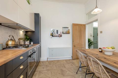 51/10 Easter Road, Edinburgh, EH7 5PL