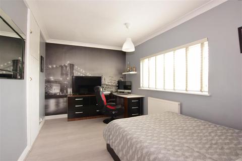 5 Marks Square, Northfleet, Gravesend, DA11 7HT