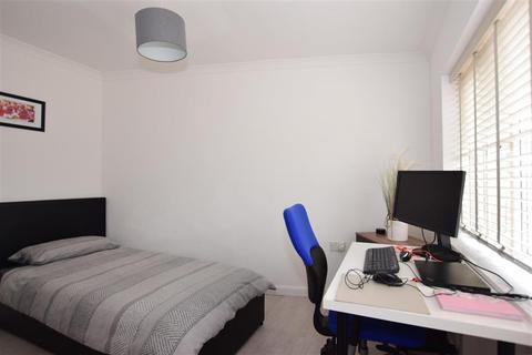 5 Marks Square, Northfleet, Gravesend, DA11 7HT