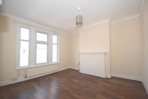 2 bedroom flat to rent, Parkhurst Road, New Southgate N11