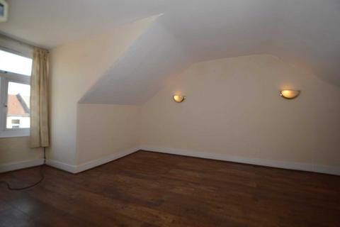 2 bedroom flat to rent, Parkhurst Road, New Southgate N11