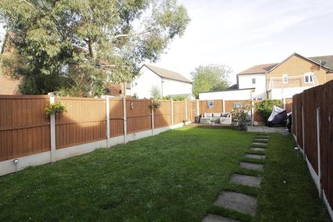 36 Cowdrie Way, Springfield, Chelmsford, CM2 6GL