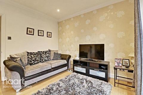 3 bedroom semi-detached house to rent, Globe Road, Woodford Green