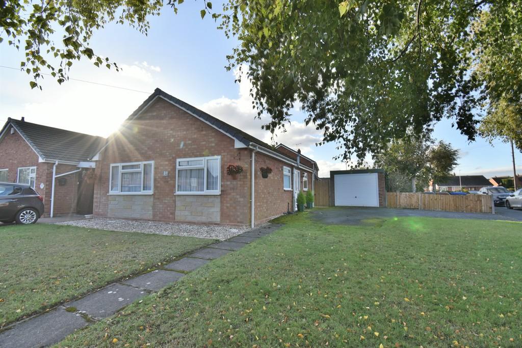 Fox Lane, Alrewas 2 bed detached bungalow £289,950