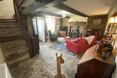 6 Dandy Row, Darwen, BB3 3BL