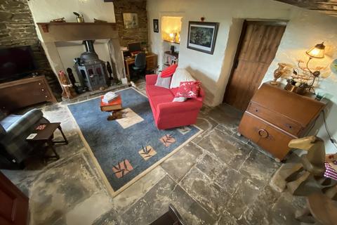 6 Dandy Row, Darwen, BB3 3BL