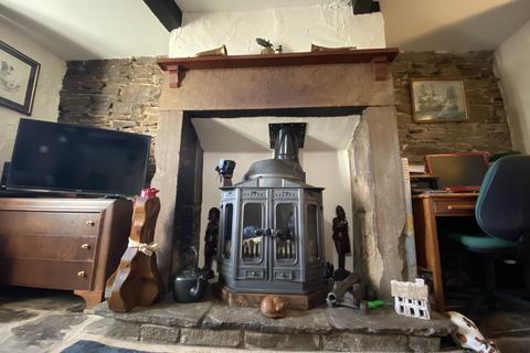 6 Dandy Row, Darwen, BB3 3BL