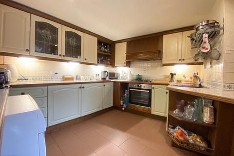 6 Dandy Row, Darwen, BB3 3BL