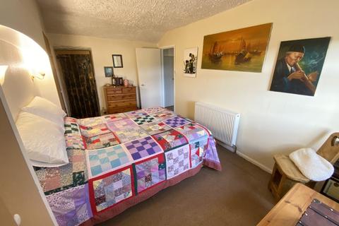 6 Dandy Row, Darwen, BB3 3BL