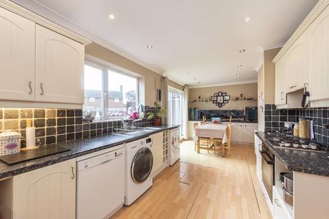 58 Adeyfield Road, Hemel Hempstead, HP2 5EA