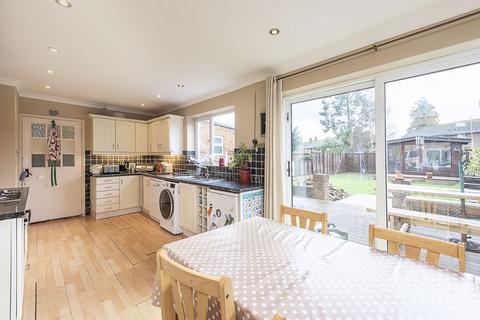 58 Adeyfield Road, Hemel Hempstead, HP2 5EA