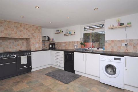 104 Austhorpe Road, Leeds, LS15 8EJ