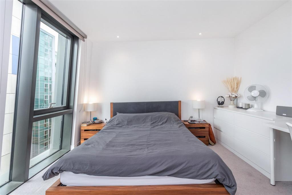 21837 garton jones nine elm   55 parliament house 