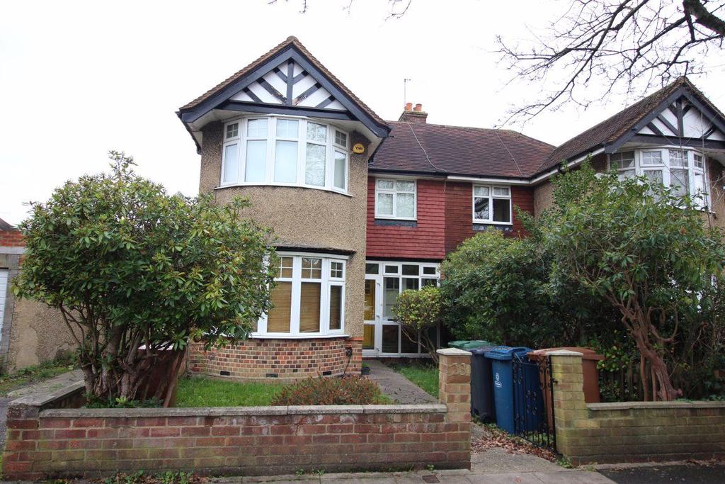 Belmont Lane, Stanmore 3 bed house £1,595 pcm (£368 pw)