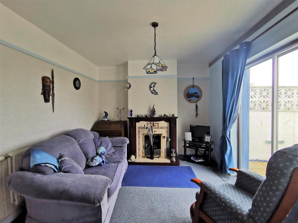 26 Heol Preseli, Fishguard 3 bed semidetached house for sale £149,950