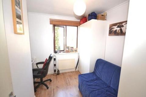 2 bedroom flat to rent, Windrush Drive,  High Wycombe,  HP13