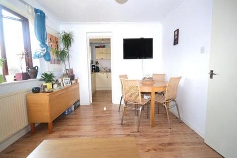 2 bedroom flat to rent, Windrush Drive,  High Wycombe,  HP13