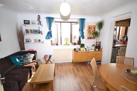 2 bedroom flat to rent, Windrush Drive,  High Wycombe,  HP13