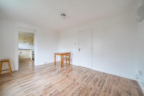 2 bedroom flat to rent, Windrush Drive,  High Wycombe,  HP13
