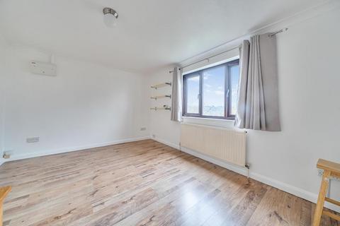 2 bedroom flat to rent, Windrush Drive,  High Wycombe,  HP13
