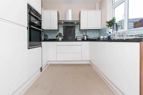 125 Nightingale Road, Carshalton, SM5 2DE