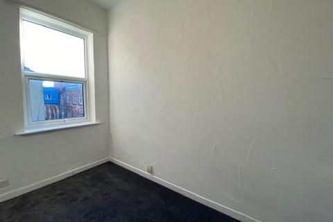 3 bedroom terraced house to rent, East Street, Preston