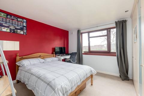 26 Silverknowes Green, Edinburgh, EH4 5PJ