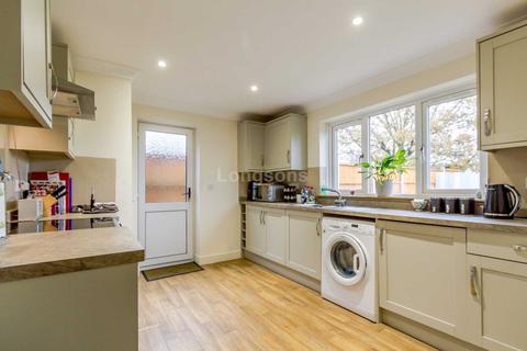 8 Bengeys Road, Necton, Swaffham, PE37 8LZ