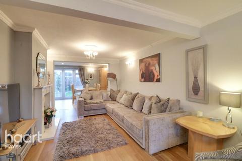 41 Marian Close, Hayes, UB4 9DA
