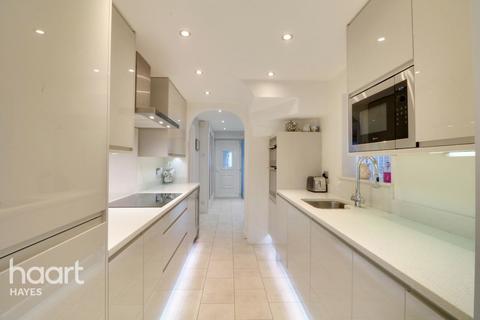 41 Marian Close, Hayes, UB4 9DA