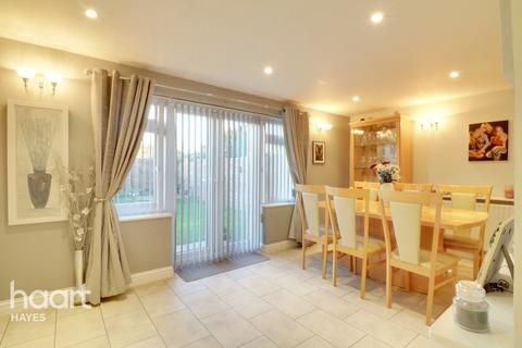 41 Marian Close, Hayes, UB4 9DA