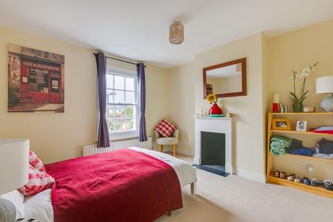 23 Railway Side, London, SW13 0PN