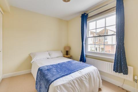 23 Railway Side, London, SW13 0PN