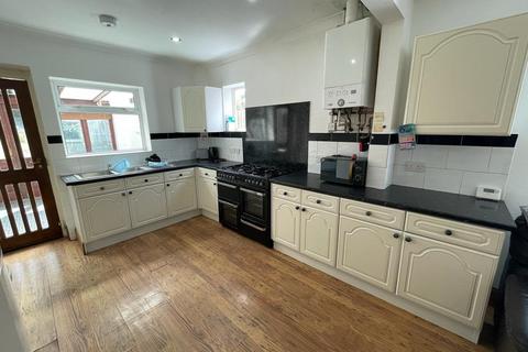 6 bedroom detached house to rent, Larkman Lane, Norwich