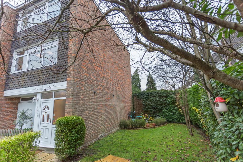 PRIVATE GARDEN. SUNNINGHILL COURT, SUNNINGHILL ROAD, ASCOT, BERKSHIRE