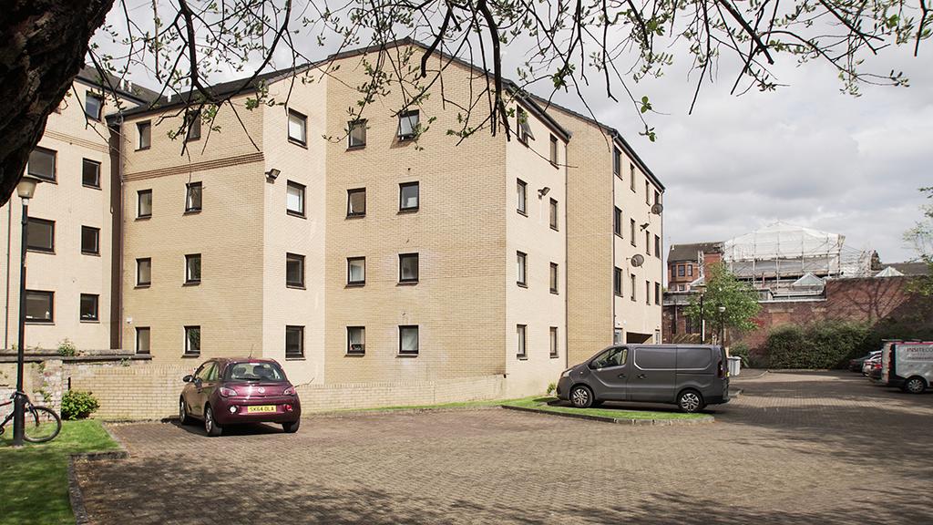 Glenfarg Street, St. Cross, Glasgow, G20 7QE 2 bed flat £675 pcm (£156 pw)