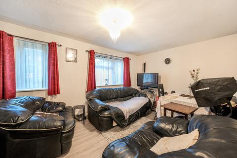 2 bedroom apartment for sale, Newnham Close, Thornton Heath, CR7