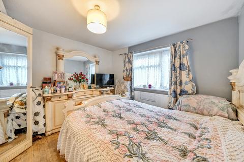 2 bedroom apartment for sale, Newnham Close, Thornton Heath, CR7