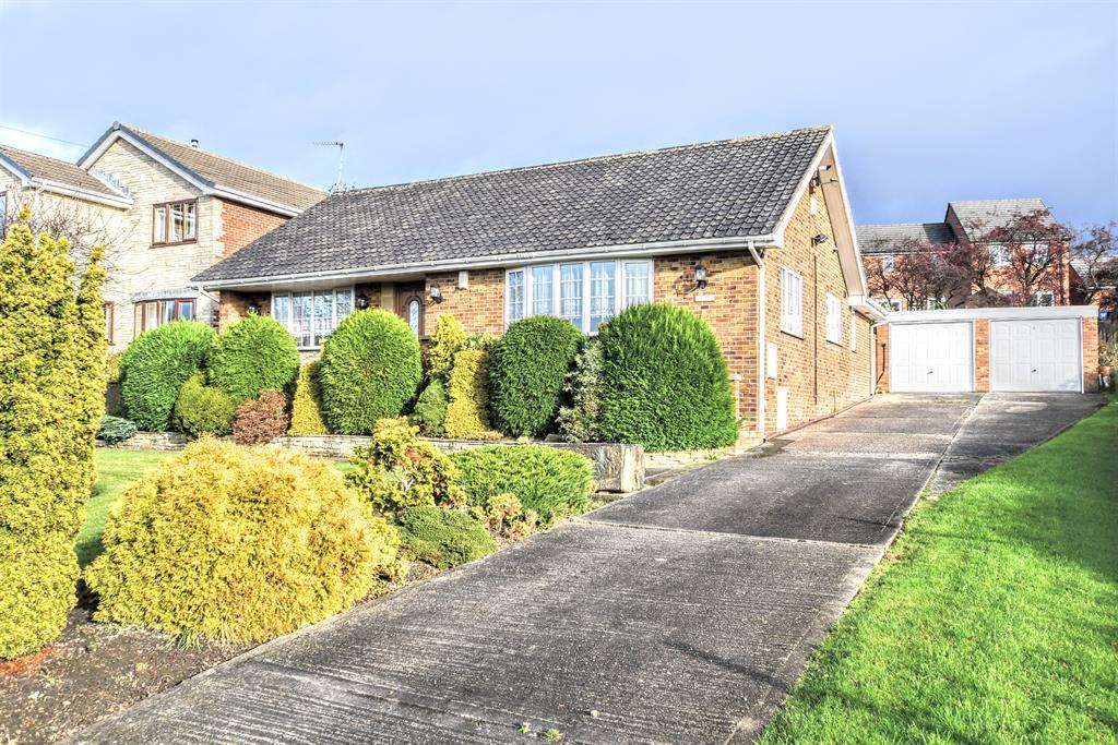 Hunters Avenue, Barnsley, S70 6PL 3 bed detached house £400,000