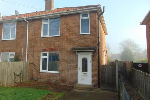 4 bedroom terraced house to rent, Cadge Road, Norwich