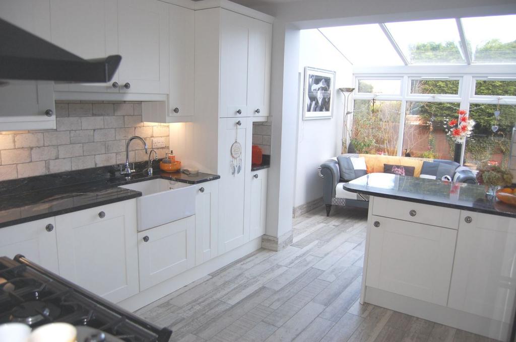 Kitchen / breakfast / living room
