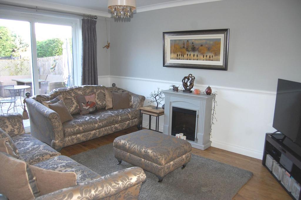 Lounge / dining room