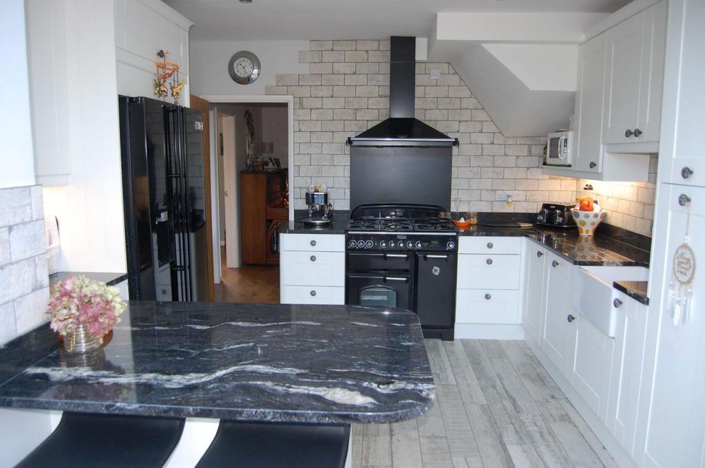 Kitchen / breakfast / living room