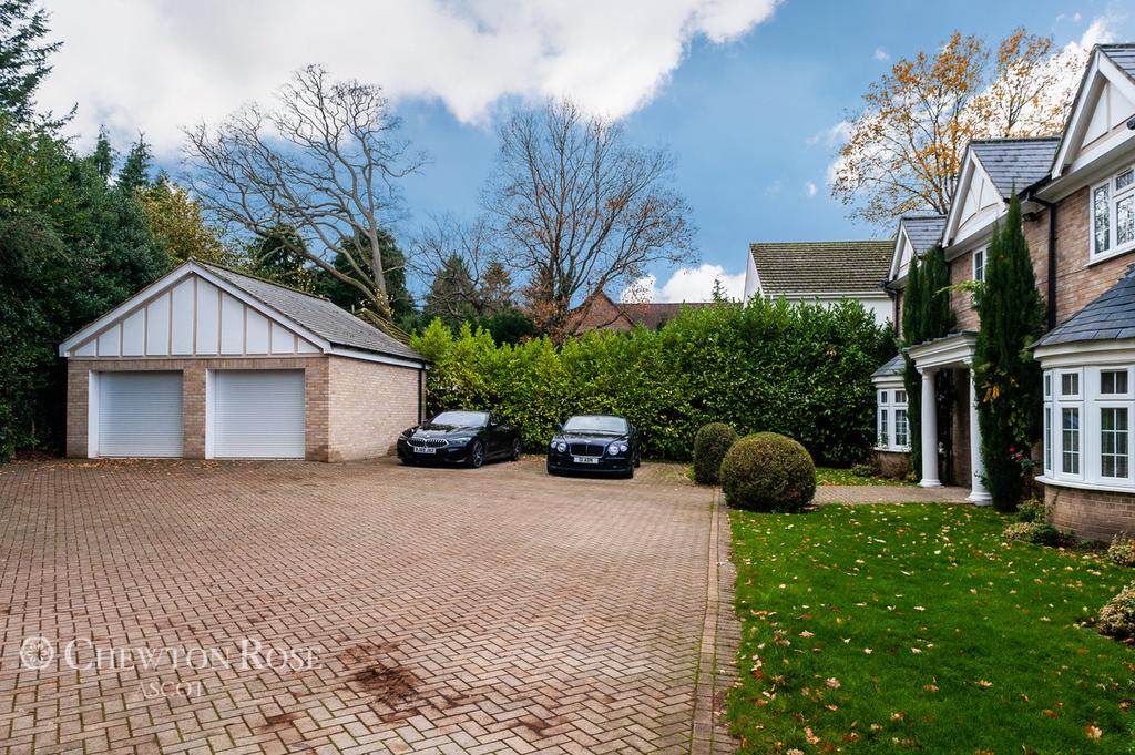 Queens Hill Rise, ASCOT 6 bed detached house £2,600,000