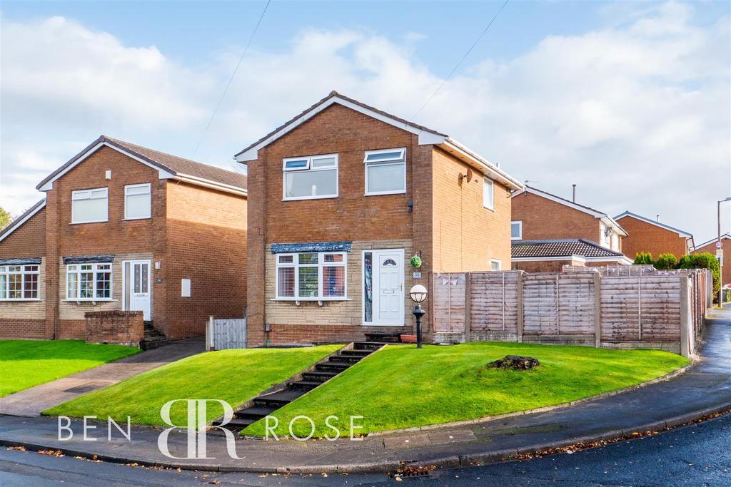Bow Lane, Leyland 3 bed detached house £189,995