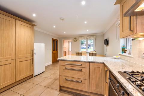 10 Hurstmere Close, Grayshott, Hindhead, GU26 6TR