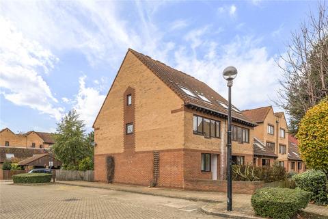 19 Rotterdam Drive, London, E14 3JA