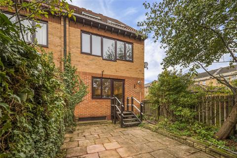 19 Rotterdam Drive, London, E14 3JA