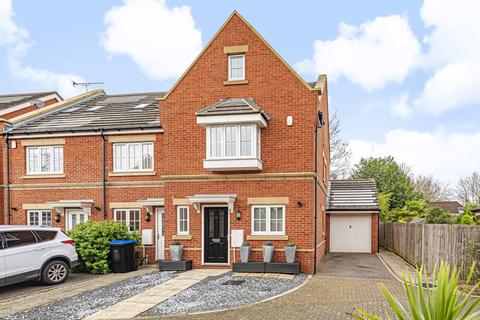 20 Derisley Close, Byfleet, West Byfleet, KT14 7QA