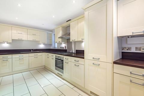 20 Derisley Close, Byfleet, West Byfleet, KT14 7QA